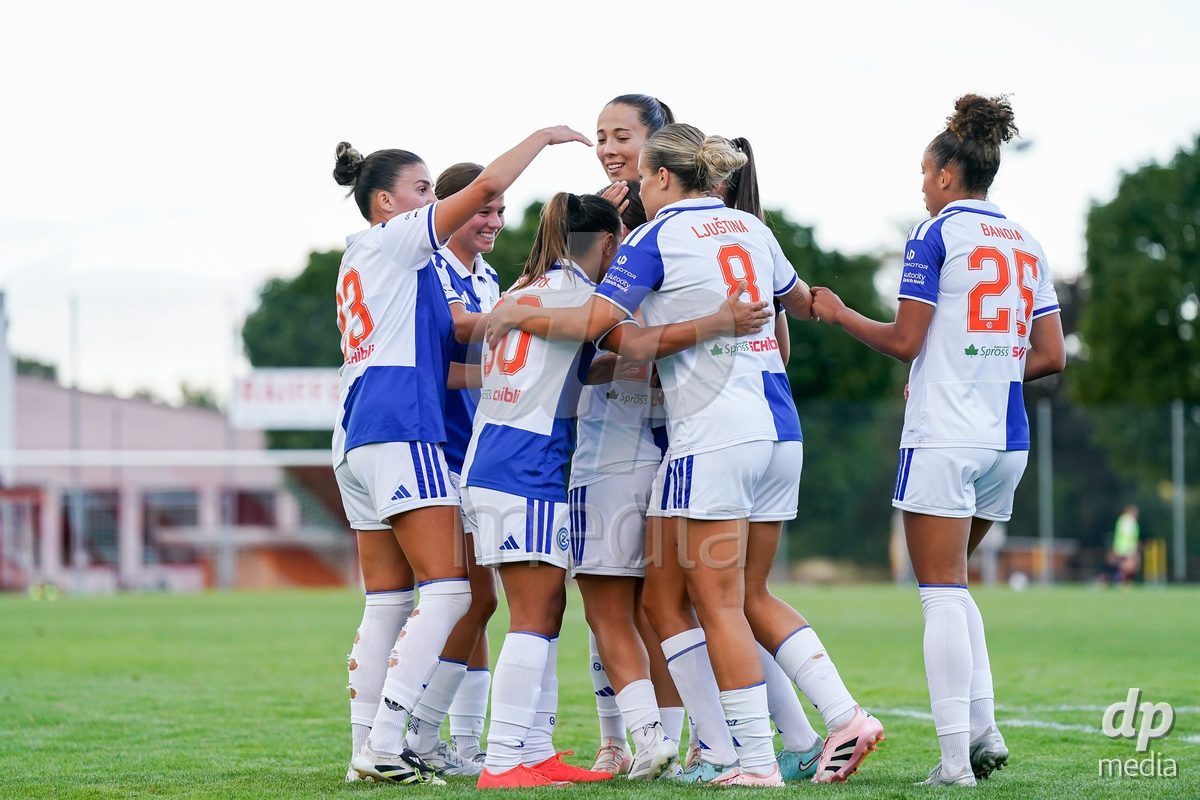 Switzerland: AXA Women's Cup 2026/27, FF Toggenburg v GC Frauenfussball - Breite Bütschwil: Michelle Storni of Grasshopper Club Zurich celebrates after scoring her team's first goal with teammates