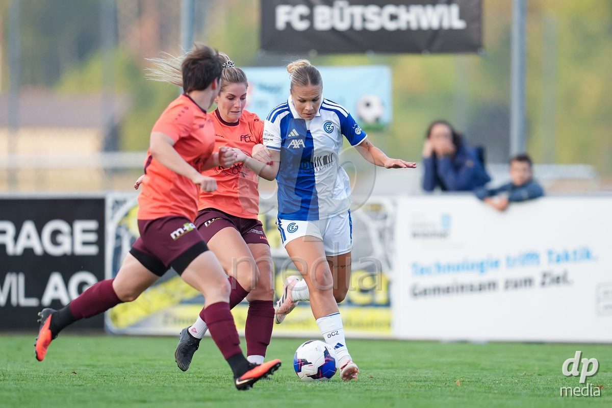 Switzerland: AXA Women's Cup 2026/27, FF Toggenburg v GC Frauenfussball - Breite Bütschwil: Ella Ljustina of Grasshopper Club Zurich battles for the ball (duel)