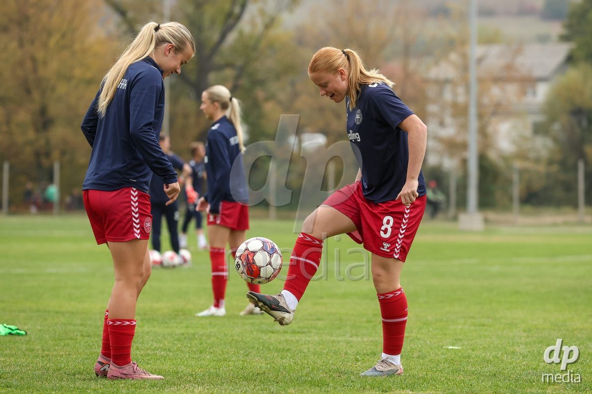 KAKANJ, BOSNIA AND HERZEGOVINA - OCTOBER 10: Frøya Stubgaard Ebbesvik of Denmark and Alberte Mott of Denmark warms up before the UEFA Womens European Under-19 Qualifier match between Denmark and Bosnia and Herzegovina at Mladost Stadium on October 10, 2026 in Kakanj, Bosnia and Herzegovina. Photo: Armin Durgut/Pixsell/DP Media