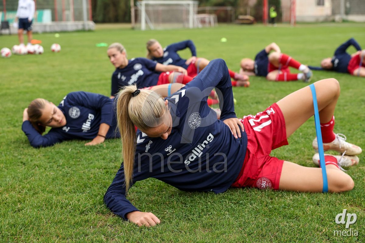 KAKANJ, BOSNIA AND HERZEGOVINA - OCTOBER 10: Players of Denmark warms up before the UEFA Womens European Under-19 Qualifier match between Denmark and Bosnia and Herzegovina at Mladost Stadium on October 10, 2026 in Kakanj, Bosnia and Herzegovina. Photo: Armin Durgut/Pixsell/DP Media