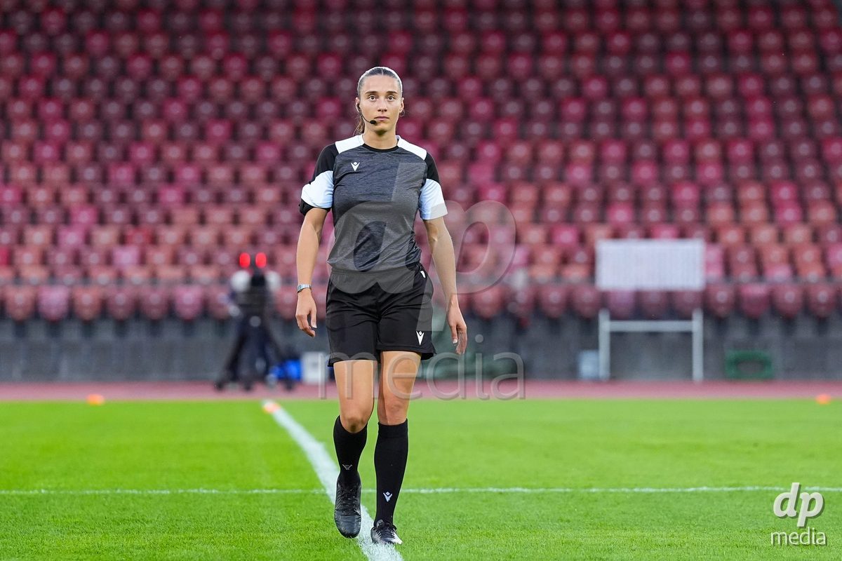 ZURICH, SWITZERLAND - OCTOBER 2: Referee Jessica Domingues during the AXA Women's Super League match between GC Frauenfussball and FC Zurich at Letzigrund on October 2, 2026 in Zurich, Switzerland.