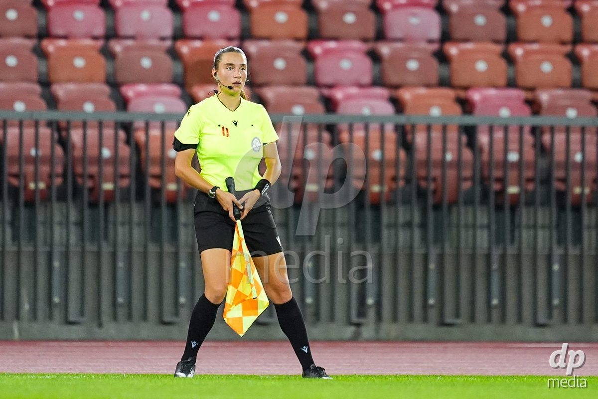 ZURICH, SWITZERLAND - OCTOBER 2: Referee Jessica Domingues during the AXA Women's Super League match between GC Frauenfussball and FC Zurich at Letzigrund on October 2, 2026 in Zurich, Switzerland.