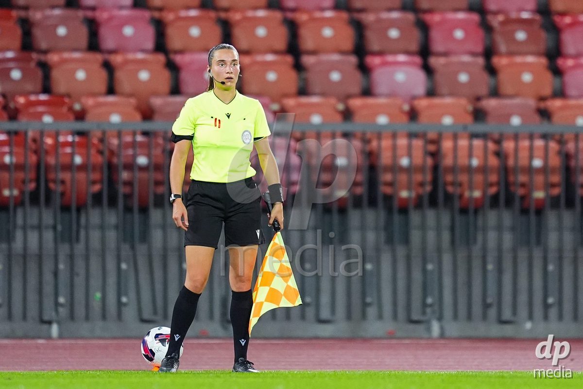 ZURICH, SWITZERLAND - OCTOBER 2: Referee Jessica Domingues during the AXA Women's Super League match between GC Frauenfussball and FC Zurich at Letzigrund on October 2, 2026 in Zurich, Switzerland.