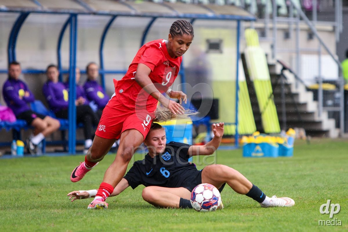 ZENICA, BOSNIA AND HERZEGOVINA - OCTOBER 10: Tiffany Vonnez of Switzerland and Zara Bailey of England during the UEFA Womens European Under-19 Qualifier match between Switzerland and England at FF BH Football Training Centre on October 10, 2026 in Zenica, Bosnia and Herzegovina. Photo: Denis Kapetanovic/Pixsell/DP Media