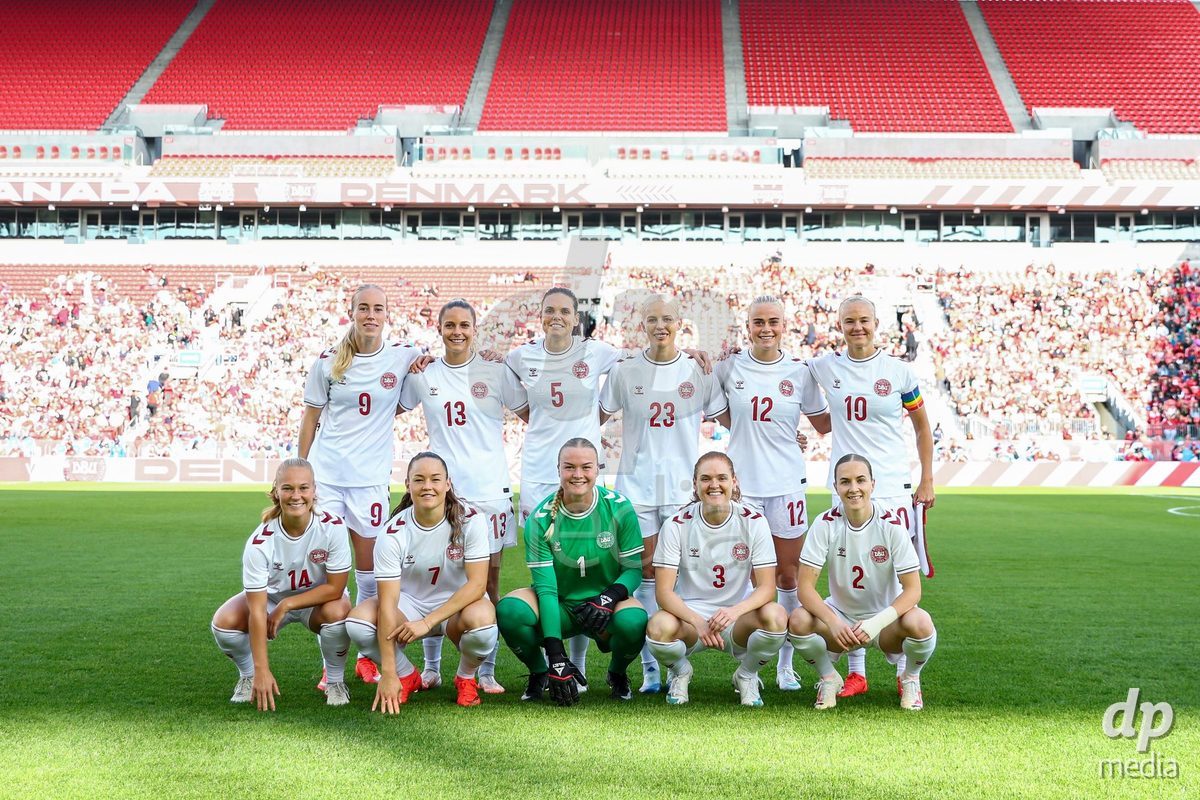TORONTO, CANADA - OCTOBER 12: Teamphoto of Denmark with Pernille Harder of Denmark as captain during the International Friendly match between Canada and Denmark at BMO Field on October 12, 2026 in Toronto, Canada.