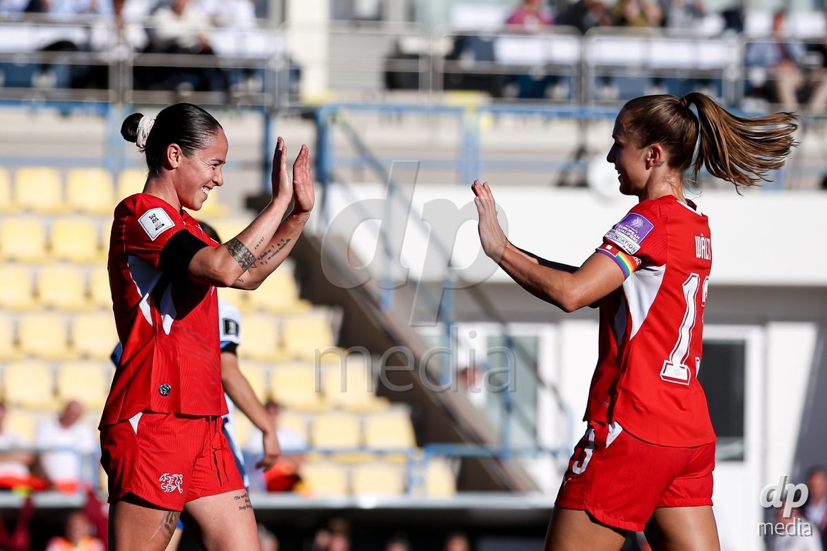 09.10.2026; Mezokovesd, Fussball - UEFA Women's European Qualifiers Playoff Round 1- Israel vs Schweiz: Lia Walti (SUI), Geraldine Reuteler (SUI)(Pal Gollner/)
