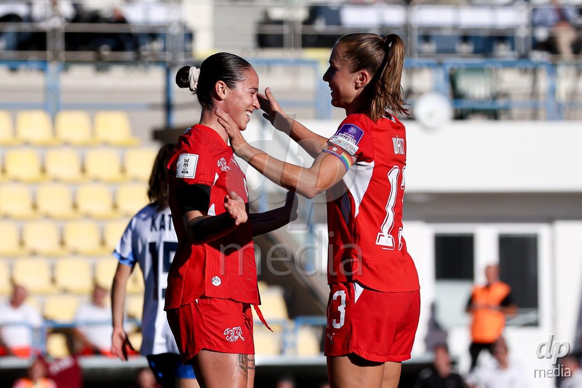 09.10.2026; Mezokovesd, Fussball - UEFA Women's European Qualifiers Playoff Round 1- Israel vs Schweiz: Lia Walti (SUI), Geraldine Reuteler (SUI)(Pal Gollner/)