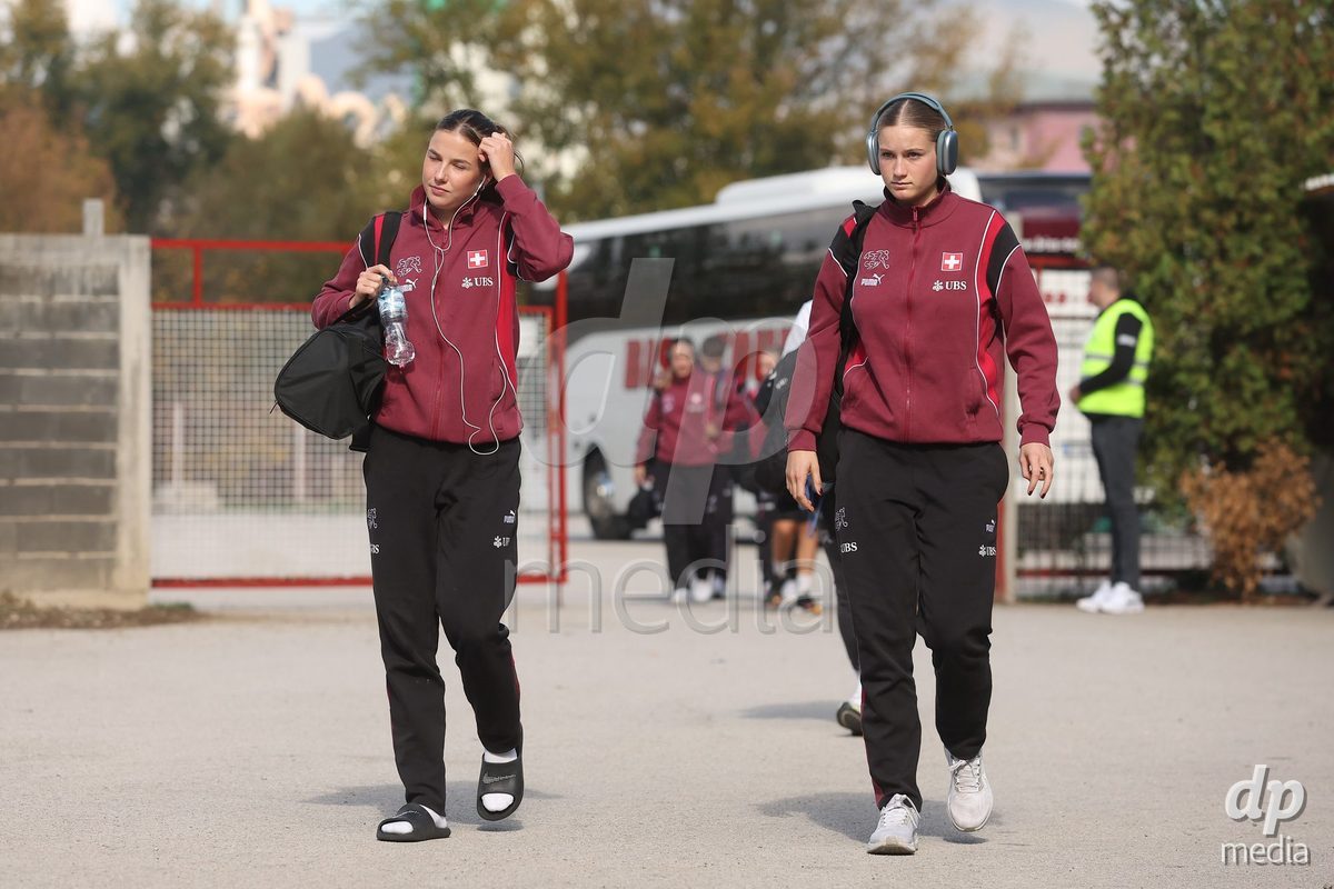 KAKANJ, BOSNIA AND HERZEGOVINA - OCTOBER 13: Giulia Looser of Switzerland and Valentina Gerlof of Switzerland arrives at the stadium before the UEFA Womens European Under-19 Qualifier match between Denmark and Switzerland at Mladost Stadium on October 13, 2026 in Kakanj, Bosnia and Herzegovina. Photo: Armin Durgut/Pixsell/DP Media