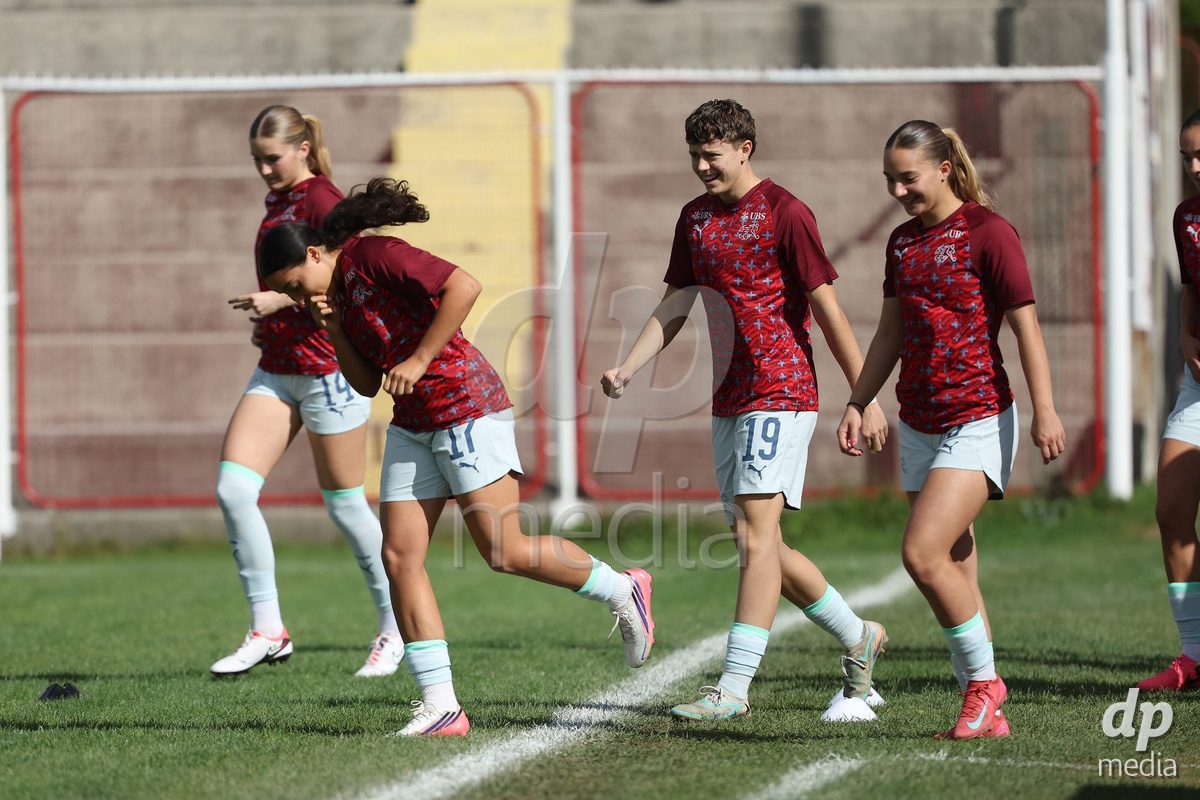 KAKANJ, BOSNIA AND HERZEGOVINA - OCTOBER 13: Valentina Gerlof of Switzerland, Jasmin Bornemann of Switzerland, Lynn Leutwyler of Switzerland and Emilia Brunner of Switzerland warms up prior to the UEFA Womens European Under-19 Qualifier match between Denmark and Switzerland at Mladost Stadium on October 13, 2026 in Kakanj, Bosnia and Herzegovina. Photo: Armin Durgut/Pixsell/DP Media
