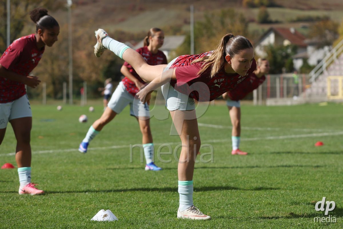 KAKANJ, BOSNIA AND HERZEGOVINA - OCTOBER 13: Leonor König of Switzerland warms up prior to the UEFA Womens European Under-19 Qualifier match between Denmark and Switzerland at Mladost Stadium on October 13, 2026 in Kakanj, Bosnia and Herzegovina. Photo: Armin Durgut/Pixsell/DP Media