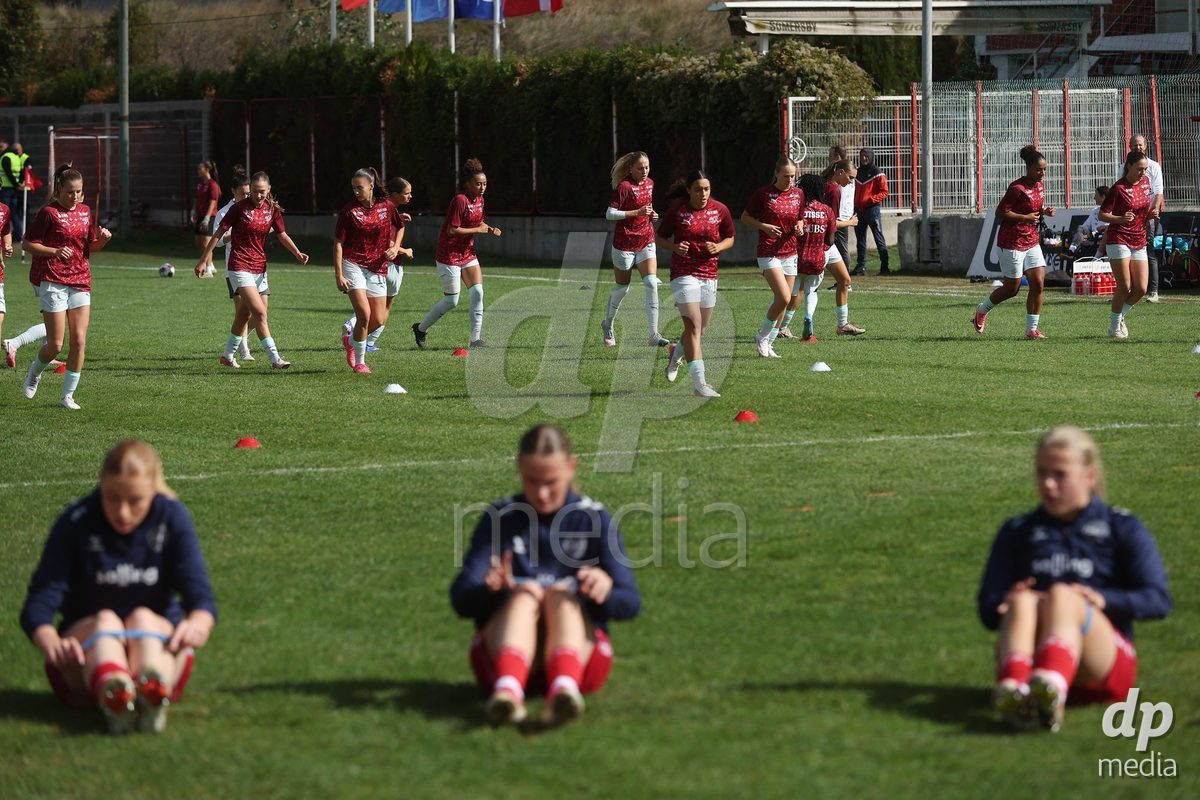 KAKANJ, BOSNIA AND HERZEGOVINA - OCTOBER 13: Players of Switzerland warms up prior to the UEFA Womens European Under-19 Qualifier match between Denmark and Switzerland at Mladost Stadium on October 13, 2026 in Kakanj, Bosnia and Herzegovina. Photo: Armin Durgut/Pixsell/DP Media