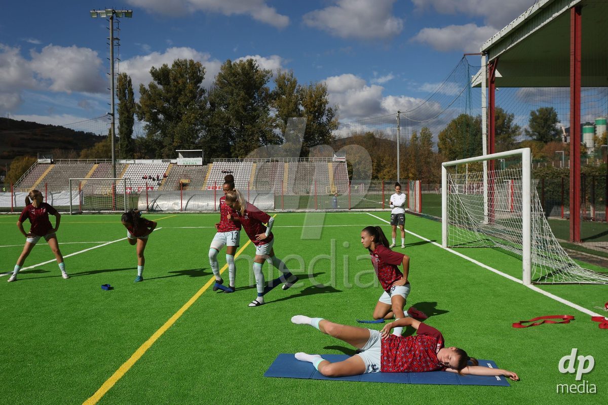 KAKANJ, BOSNIA AND HERZEGOVINA - OCTOBER 13: Players of Switzerland warms up prior to the UEFA Womens European Under-19 Qualifier match between Denmark and Switzerland at Mladost Stadium on October 13, 2026 in Kakanj, Bosnia and Herzegovina. Photo: Armin Durgut/Pixsell/DP Media