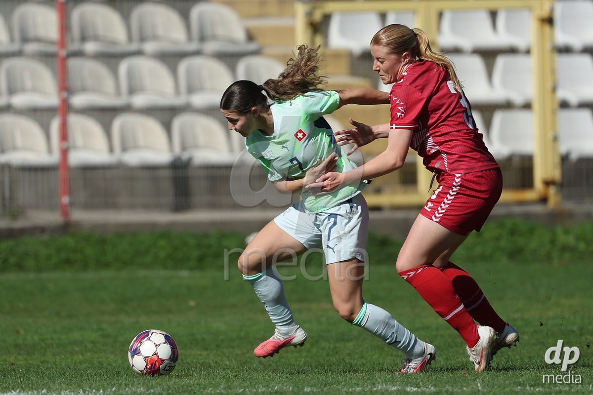 KAKANJ, BOSNIA AND HERZEGOVINA - OCTOBER 13: Ramona Schallberger of Switzerland and Asta Kynde of Denmark during the UEFA Womens European Under-19 Qualifier match between Denmark and Switzerland at Mladost Stadium on October 13, 2026 in Kakanj, Bosnia and Herzegovina. Photo: Armin Durgut/Pixsell/DP Media