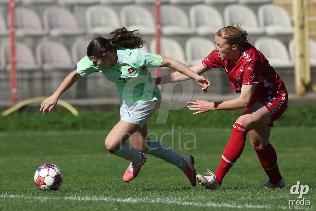 KAKANJ, BOSNIA AND HERZEGOVINA - OCTOBER 13: Ramona Schallberger of Switzerland and Asta Kynde of Denmark during the UEFA Womens European Under-19 Qualifier match between Denmark and Switzerland at Mladost Stadium on October 13, 2026 in Kakanj, Bosnia and Herzegovina. Photo: Armin Durgut/Pixsell/DP Media