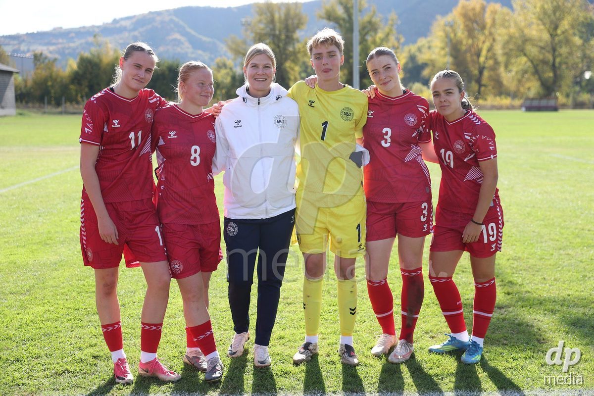 KAKANJ, BOSNIA AND HERZEGOVINA - OCTOBER 13: Andrea Thierry of Denmark, Alberte Mott of Denmark, Isabella Damm of Denmark, Asta Kynde of Denmark and Anna Pallesen of Denmark pose for a photo after the UEFA Womens European Under-19 Qualifier match between Denmark and Switzerland at Mladost Stadium on October 13, 2026 in Kakanj, Bosnia and Herzegovina. Photo: Armin Durgut/Pixsell/DP Media