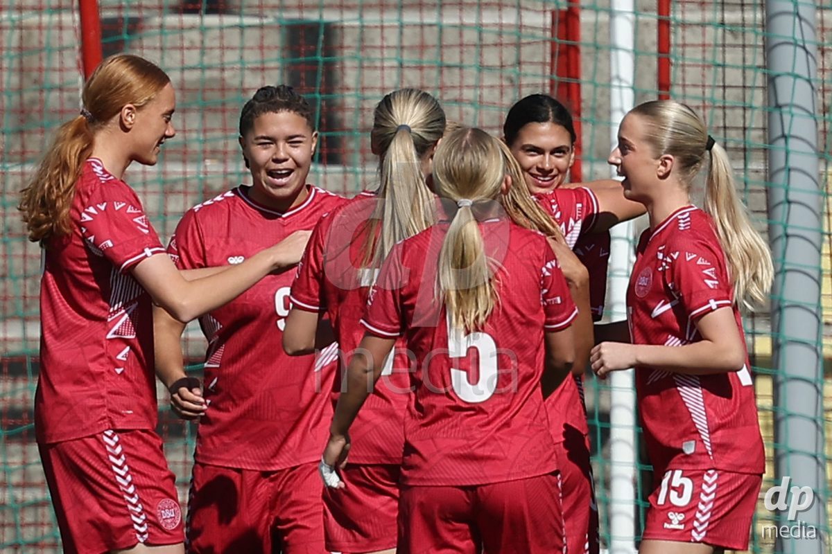KAKANJ, BOSNIA AND HERZEGOVINA - OCTOBER 13: Players of Denmark celebratte after Mila Bischoff of Denmark score a goal for 1:0 during the UEFA Womens European Under-19 Qualifier match between Denmark and Switzerland at Mladost Stadium on October 13, 2026 in Kakanj, Bosnia and Herzegovina. Photo: Armin Durgut/Pixsell/DP Media