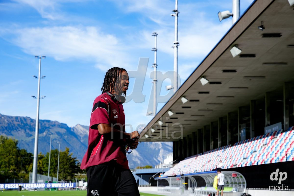 SCHAAN, LIECHTENSTEIN - OCTOBER 15: Players of Switzerland arrival during the UEFA European Under-17 Qualifier match between Switzerland and Liechtenstein at LFV Campus Rheinwiese on October 15, 2026 in Schaan, Liechtenstein.
