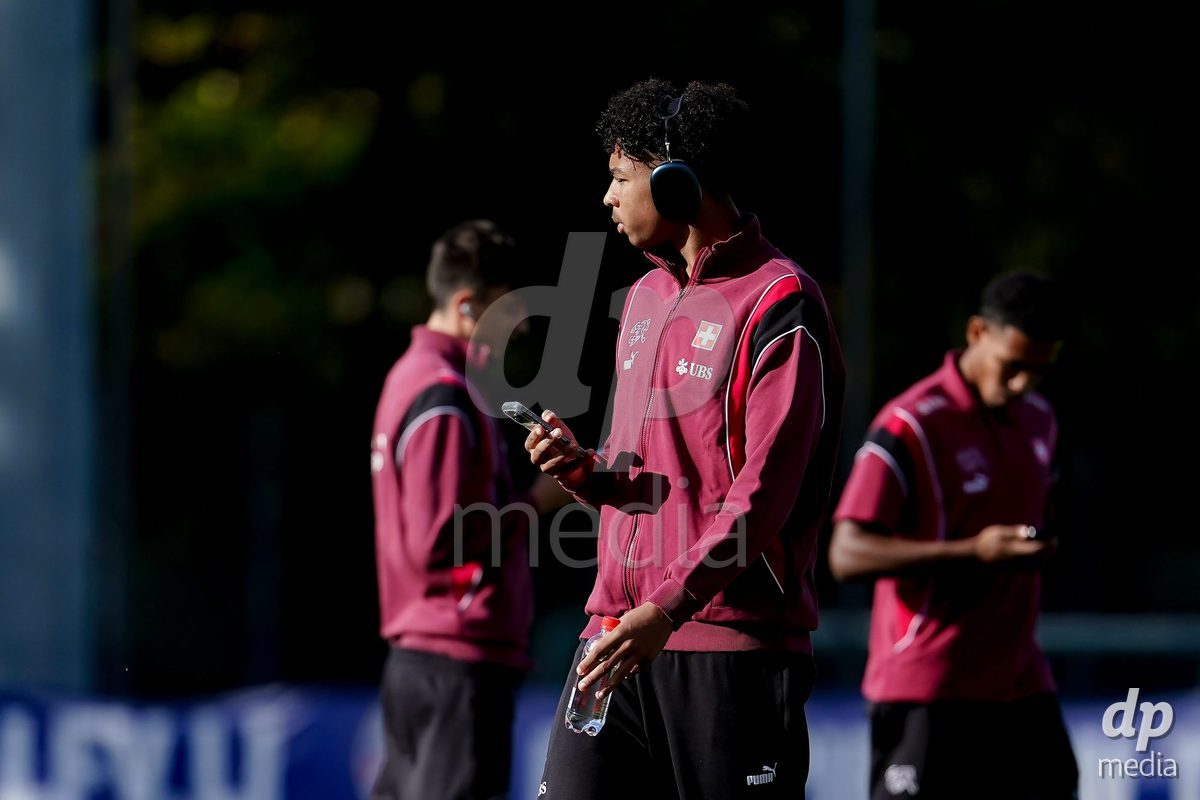 SCHAAN, LIECHTENSTEIN - OCTOBER 15: Players of Switzerland arrival during the UEFA European Under-17 Qualifier match between Switzerland and Liechtenstein at LFV Campus Rheinwiese on October 15, 2026 in Schaan, Liechtenstein.