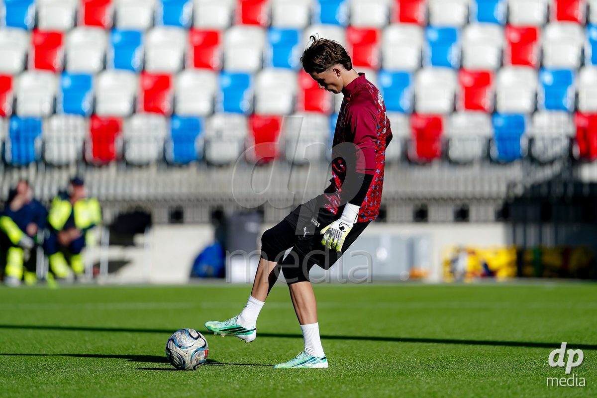 SCHAAN, LIECHTENSTEIN - OCTOBER 15: Players of Switzerland warming up during the UEFA European Under-17 Qualifier match between Switzerland and Liechtenstein at LFV Campus Rheinwiese on October 15, 2026 in Schaan, Liechtenstein.