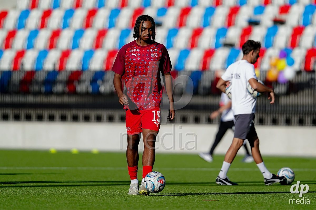 SCHAAN, LIECHTENSTEIN - OCTOBER 15: Players of Switzerland warming up during the UEFA European Under-17 Qualifier match between Switzerland and Liechtenstein at LFV Campus Rheinwiese on October 15, 2026 in Schaan, Liechtenstein.