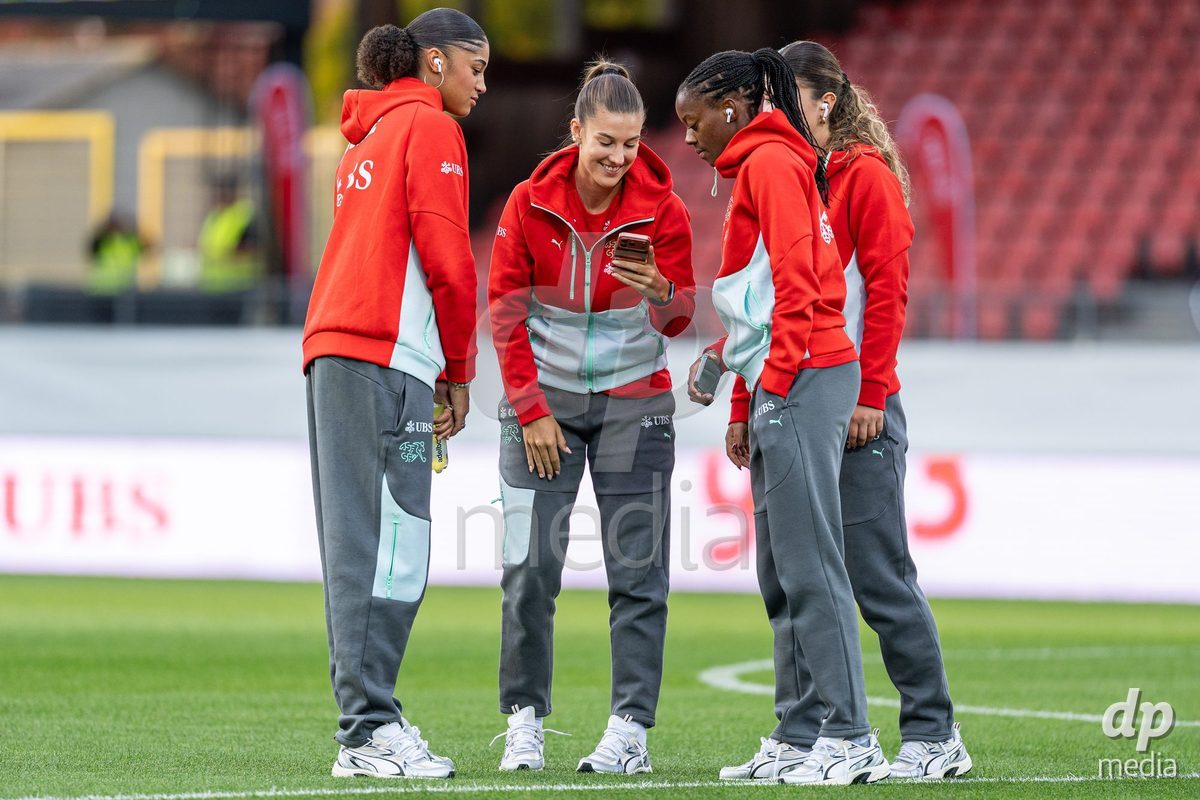 SION, SWITZERLAND, OCTOBER 13 : Switzerland team prior to the FIFA Women's World Cup 2027 Women's European Qualifiers Play-offs game between Switzerland and Israel at Stade de Tourbillon on October 13, 2026 in Sion, Switzerland.