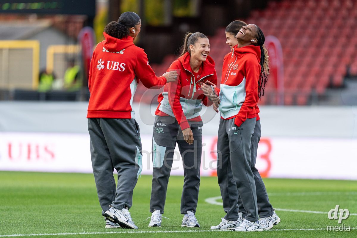 SION, SWITZERLAND, OCTOBER 13 : Switzerland team prior to the FIFA Women's World Cup 2027 Women's European Qualifiers Play-offs game between Switzerland and Israel at Stade de Tourbillon on October 13, 2026 in Sion, Switzerland.
