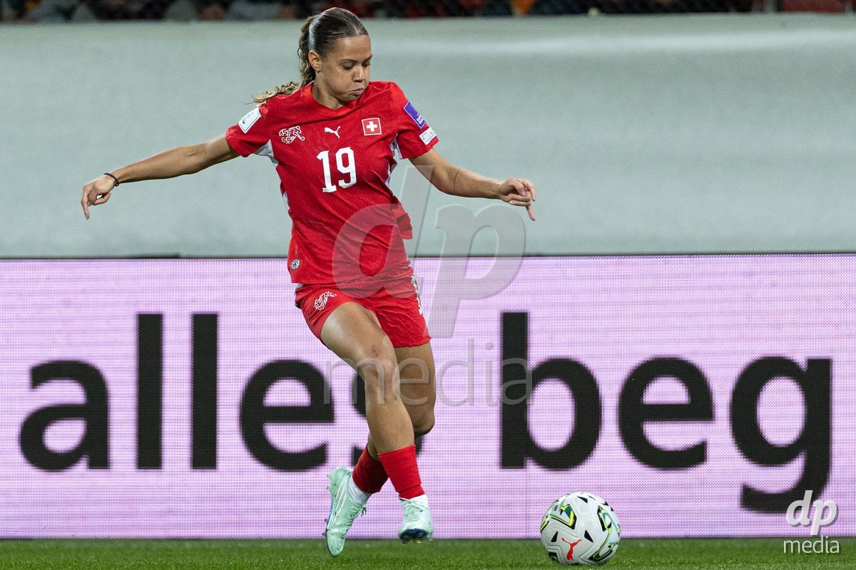 SION, SWITZERLAND, OCTOBER 13 : Iman Beney of Switzerland takes a shot during the FIFA Women's World Cup 2027 Women's European Qualifiers Play-offs game between Switzerland and Israel at Stade de Tourbillon on October 13, 2026 in Sion, Switzerland.