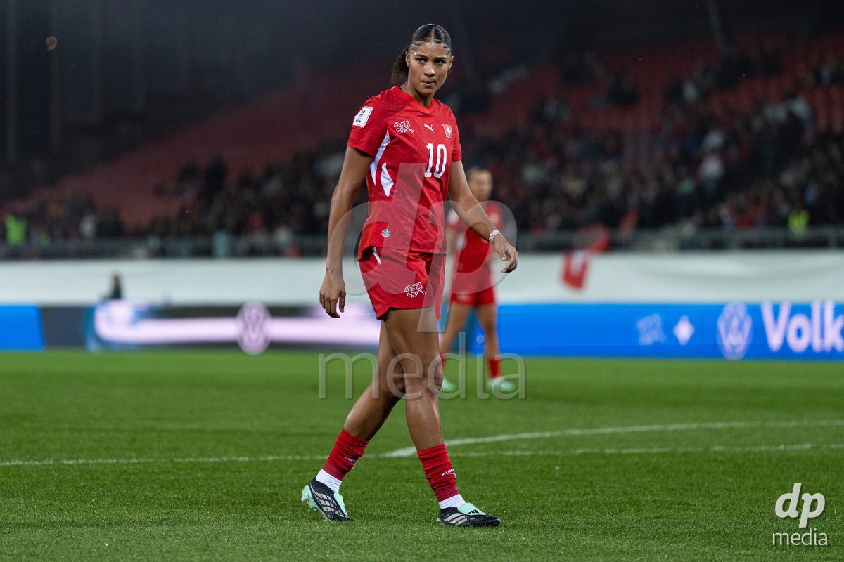SION, SWITZERLAND, OCTOBER 13 : Sydney Schertenleib of Switzerland in action during the FIFA Women's World Cup 2027 Women's European Qualifiers Play-offs game between Switzerland and Israel at Stade de Tourbillon on October 13, 2026 in Sion, Switzerland.