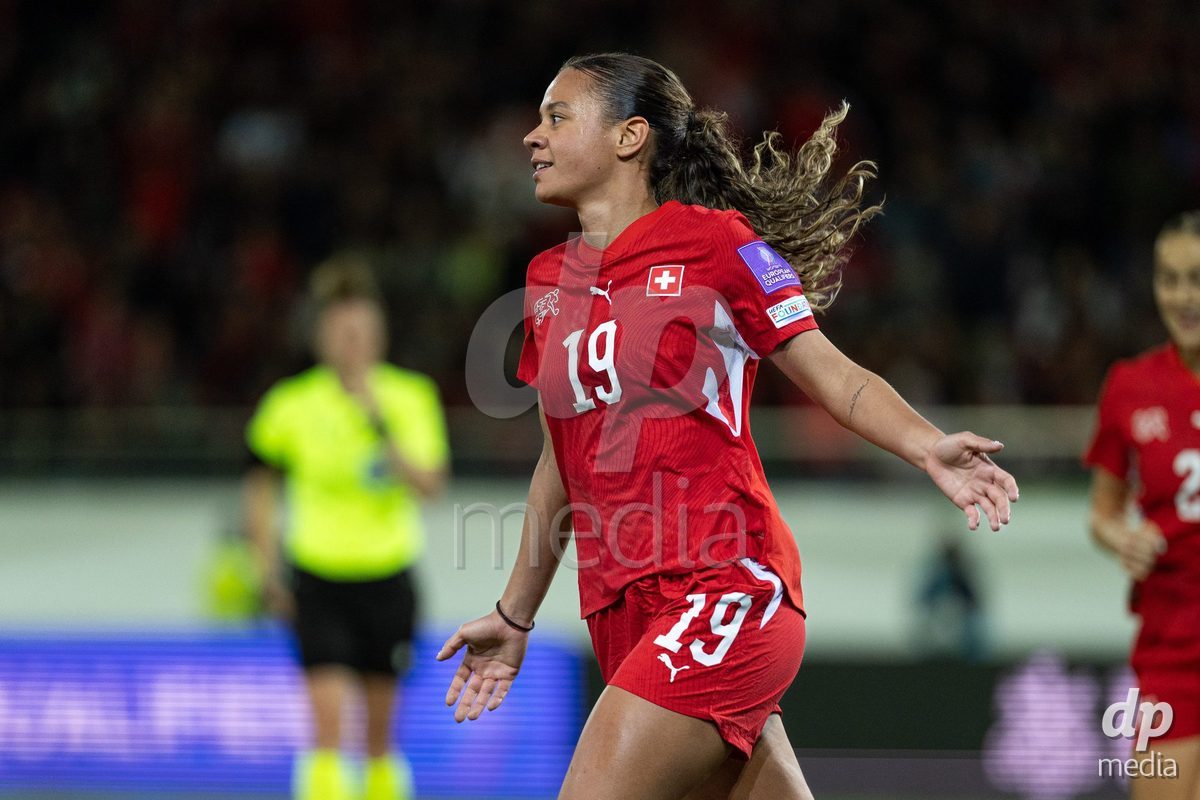 SION, SWITZERLAND, OCTOBER 13 : Iman Beney of Switzerland celebrates the goal (1-0) during the FIFA Women's World Cup 2027 Women's European Qualifiers Play-offs game between Switzerland and Israel at Stade de Tourbillon on October 13, 2026 in Sion, Switzerland.