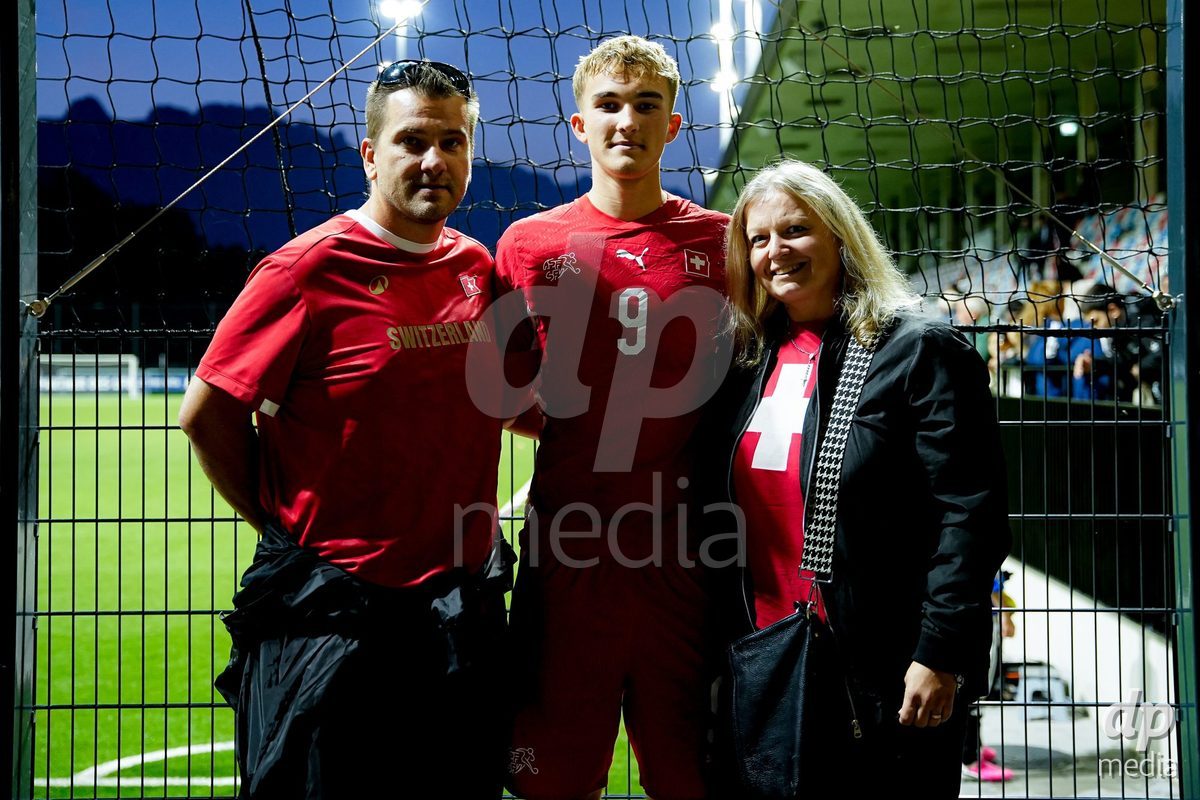SCHAAN, LIECHTENSTEIN - OCTOBER 15: Players of Switzerland with fans after winning the UEFA European Under-17 Qualifier match between Switzerland and Liechtenstein at LFV Campus Rheinwiese on October 15, 2026 in Schaan, Liechtenstein.