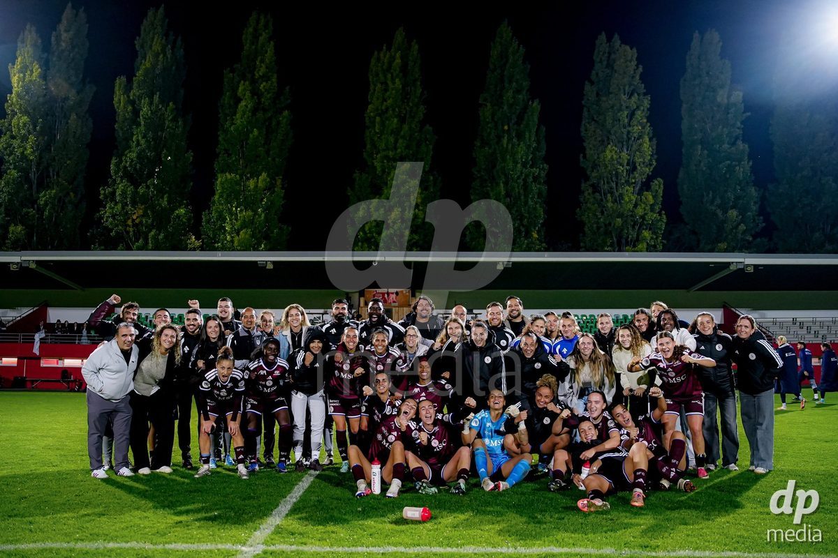 GENEVA, SWITZERLAND - OCTOBER 16: Servette FC Chenois Feminin celebrating after winning the AXA Women's Super League match between Servette FC Chenois Feminin and FC Luzern at Stade de Trois-Chene on October 16, 2026 in Geneva, Switzerland.