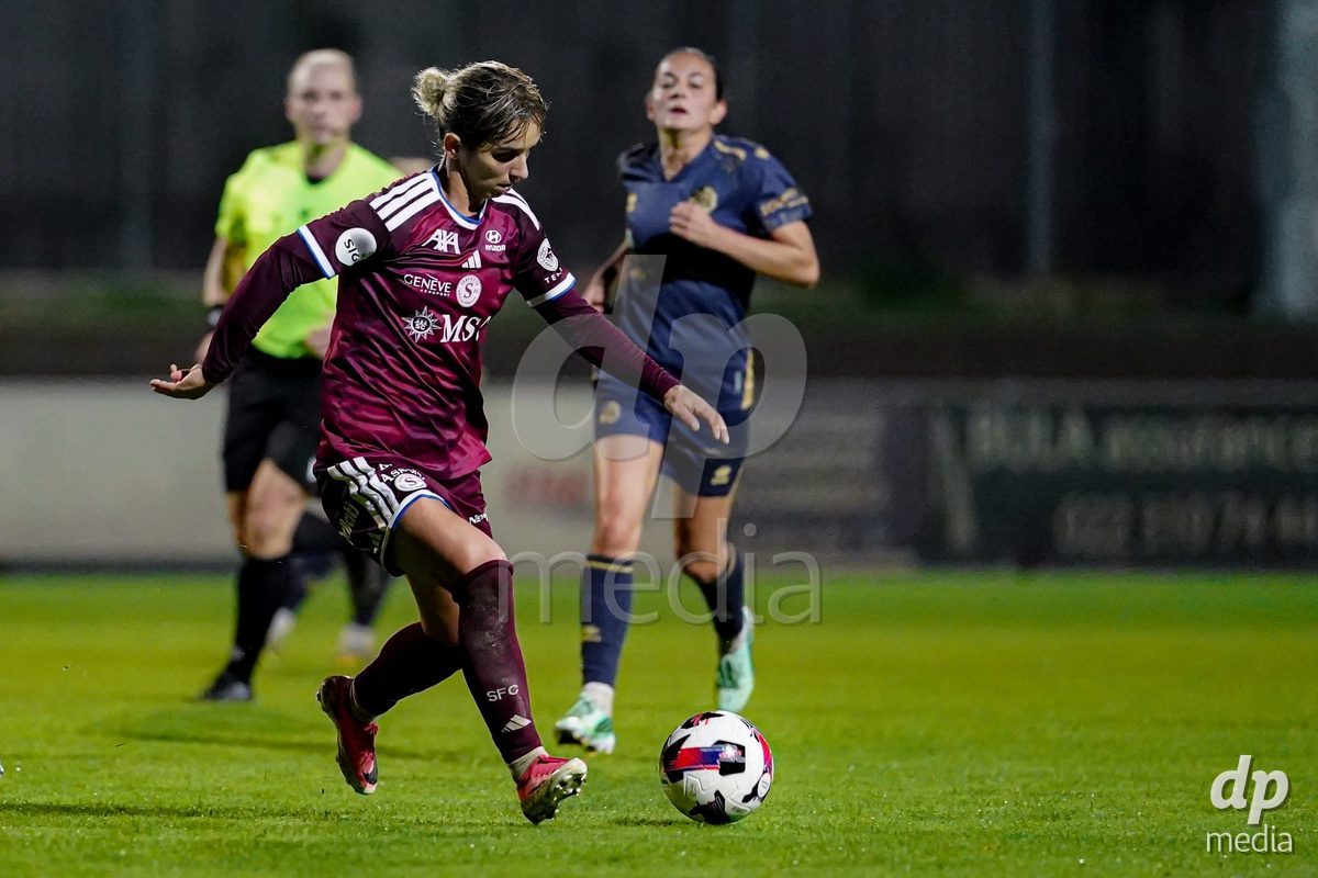 GENEVA, SWITZERLAND - OCTOBER 16: Natasa Andonova of Servette FC Chenois Feminin controls the ball during the AXA Women's Super League match between Servette FC Chenois Feminin and FC Luzern at Stade de Trois-Chene on October 16, 2026 in Geneva, Switzerland.