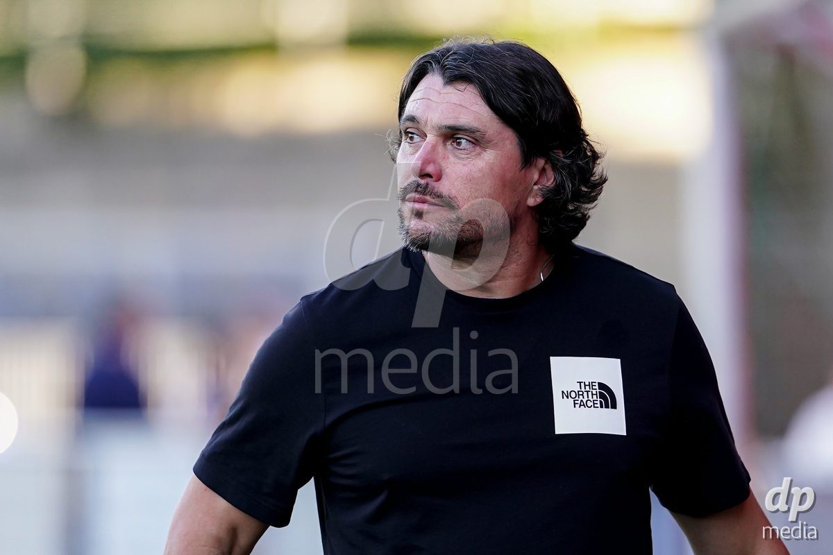 GENEVA, SWITZERLAND - OCTOBER 16: Cristian Toro, Head Coach of Servette FC Chenois Feminin, during the AXA Women's Super League match between Servette FC Chenois Feminin and FC Luzern at Stade de Trois-Chene on October 16, 2026 in Geneva, Switzerland.