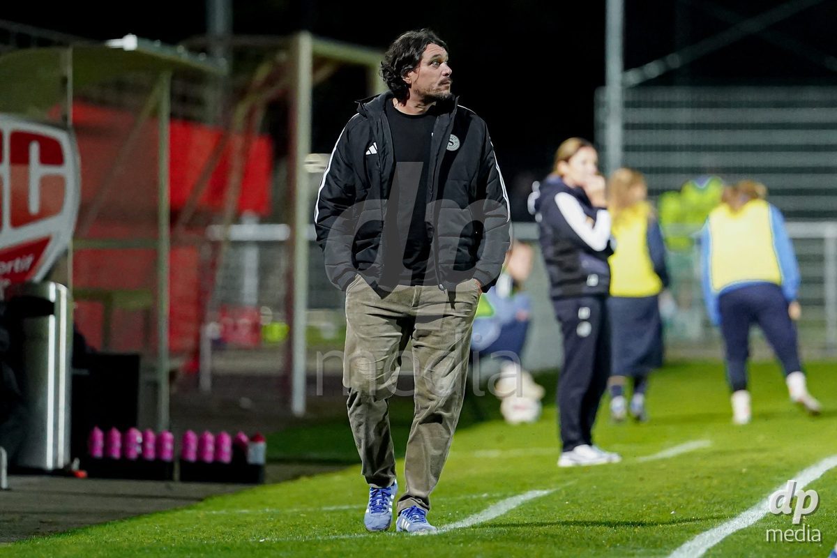 GENEVA, SWITZERLAND - OCTOBER 16: Cristian Toro, Head Coach of Servette FC Chenois Feminin, during the AXA Women's Super League match between Servette FC Chenois Feminin and FC Luzern at Stade de Trois-Chene on October 16, 2026 in Geneva, Switzerland.