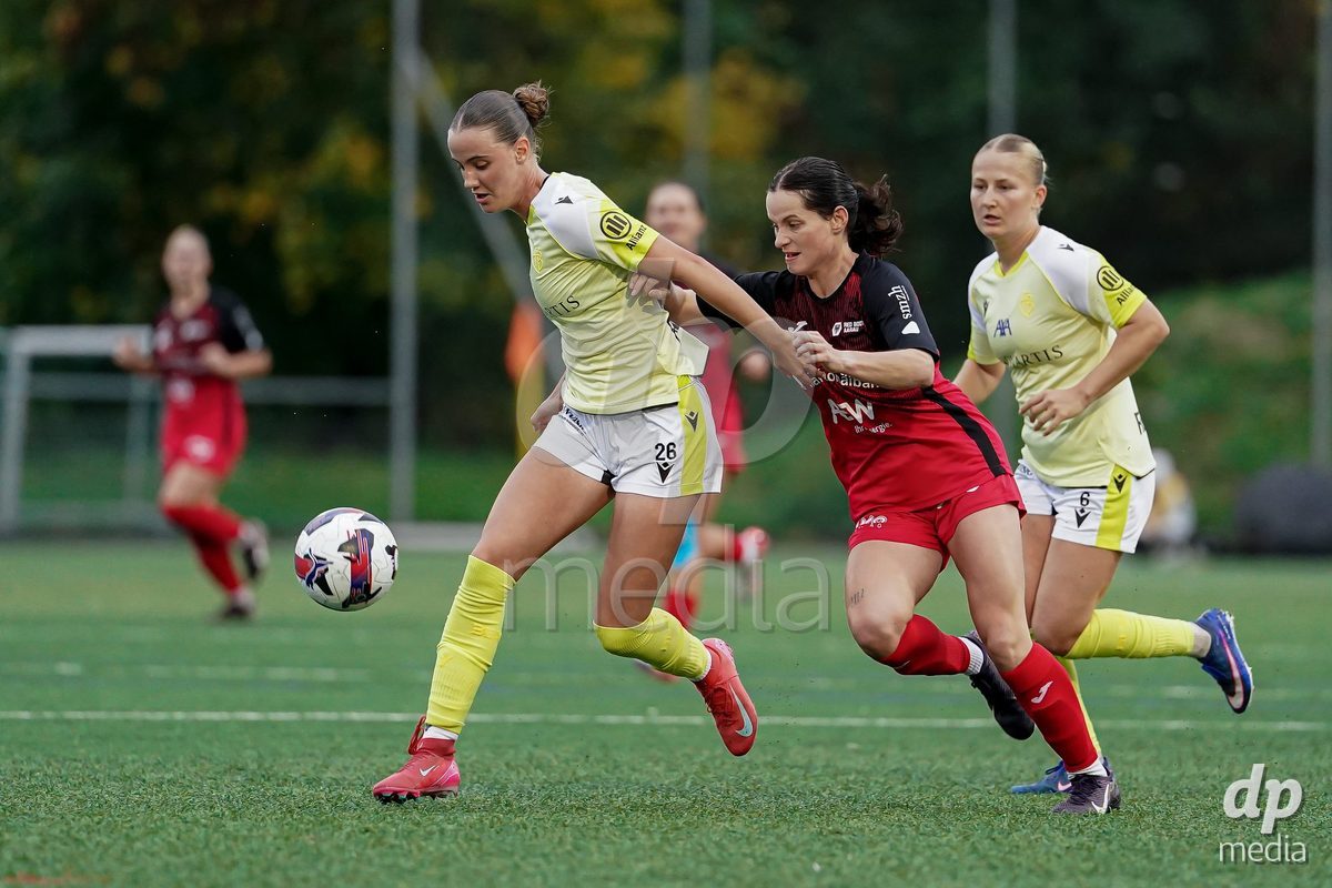 AARAU, SWITZERLAND - OCTOBER 17: Mia Bennewitz of FC Basel 1893 battles for the ball during the AXA Women's Super League match between FC Aarau Frauen and FC Basel 1893 at Sportanlage Schachen on October 17, 2026 in Aarau, Switzerland.