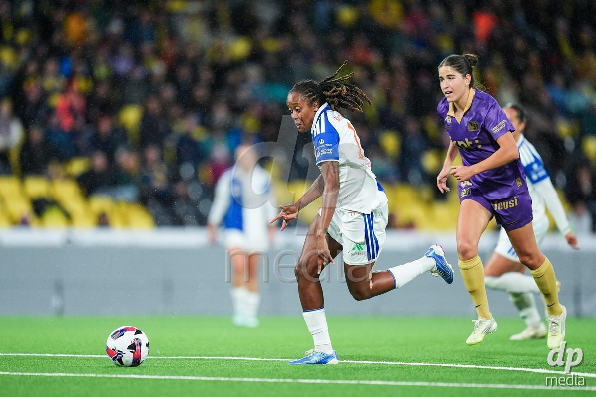 BERN, SWITZERLAND - OCTOBER 17: Paige Alicia Bailey Gayle of Grasshopper Club Zurich controls the ball  during the AXA Women's Super League match between BSC YB Frauen and GC Frauenfussball at Wankdorf Stadion on October 17, 2026 in Bern, Switzerland.
