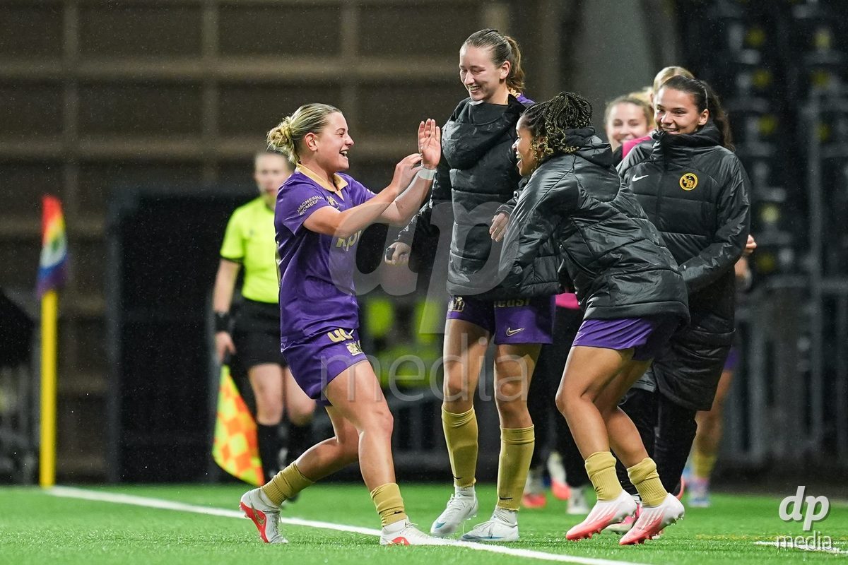 BERN, SWITZERLAND - OCTOBER 17: Leonie Koster of BSC YB Frauen celebrates the third team goal during the AXA Women's Super League match between BSC YB Frauen and GC Frauenfussball at Wankdorf Stadion on October 17, 2026 in Bern, Switzerland.