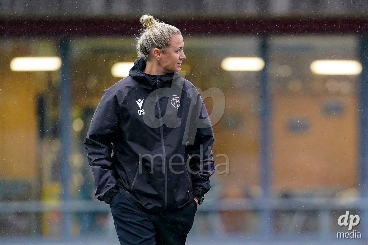 AARAU, SWITZERLAND - OCTOBER 17: Danique Stein, Head Coach of FC Basel 1893, during the AXA Women's Super League match between FC Aarau Frauen and FC Basel 1893 at Sportanlage Schachen on October 17, 2026 in Aarau, Switzerland.