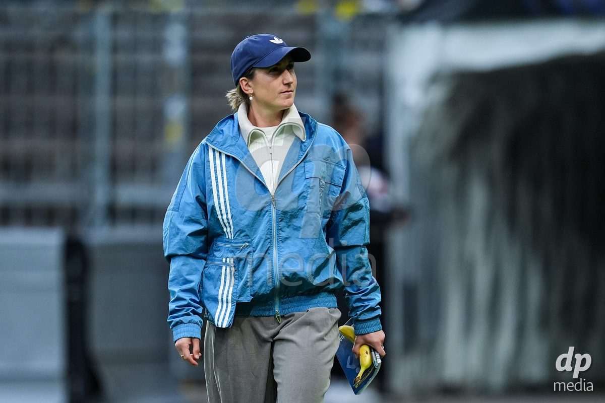 BERN, SWITZERLAND - OCTOBER 17: Laura Vetterlein, Headcoach of GC Frauenfussball looks on prior to the AXA Women's Super League match between BSC YB Frauen and GC Frauenfussball at Wankdorf Stadion on October 17, 2026 in Bern, Switzerland.
