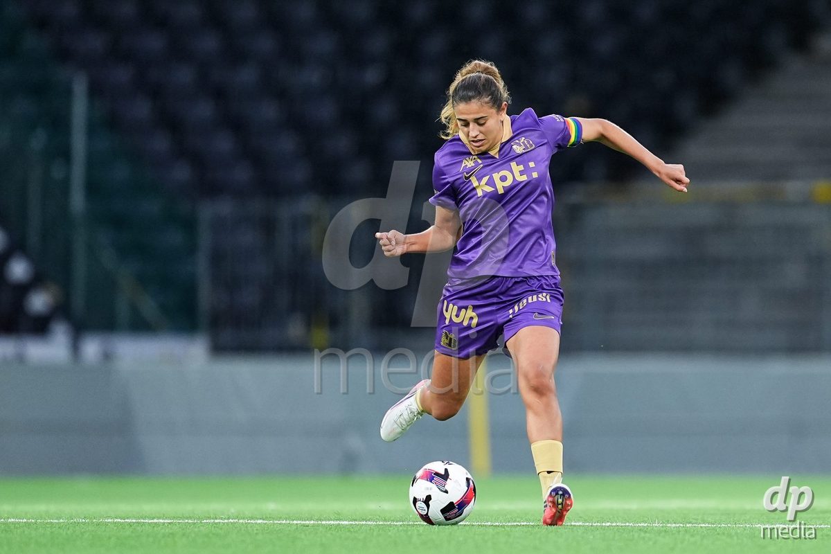 BERN, SWITZERLAND - OCTOBER 17: Stephanie Waeber of BSC YB Frauen shoots the ball during the AXA Women's Super League match between BSC YB Frauen and GC Frauenfussball at Wankdorf Stadion on October 17, 2026 in Bern, Switzerland.