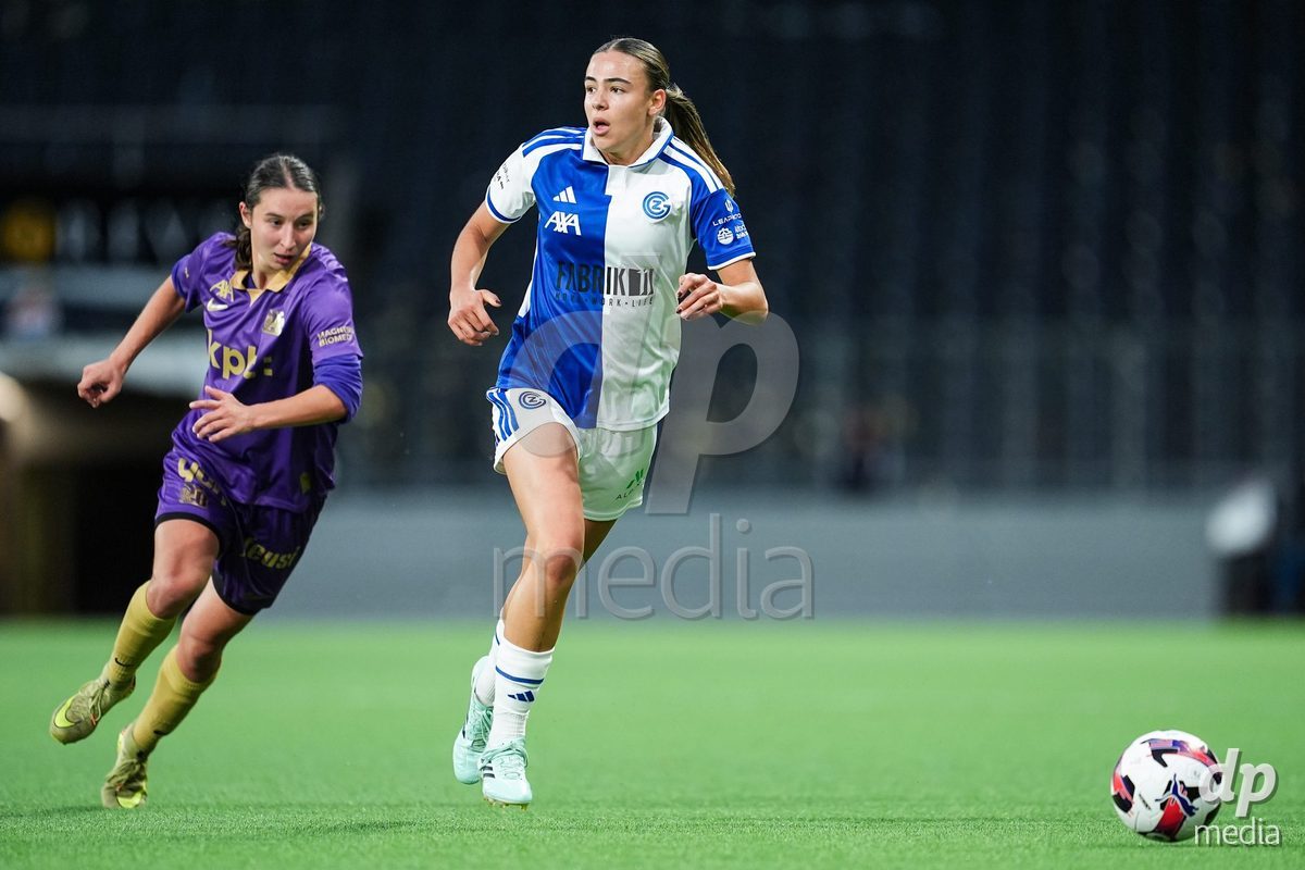 BERN, SWITZERLAND - OCTOBER 17: Emma Egli of GC Frauenfussball controls the ball during the AXA Women's Super League match between BSC YB Frauen and GC Frauenfussball at Wankdorf Stadion on October 17, 2026 in Bern, Switzerland.