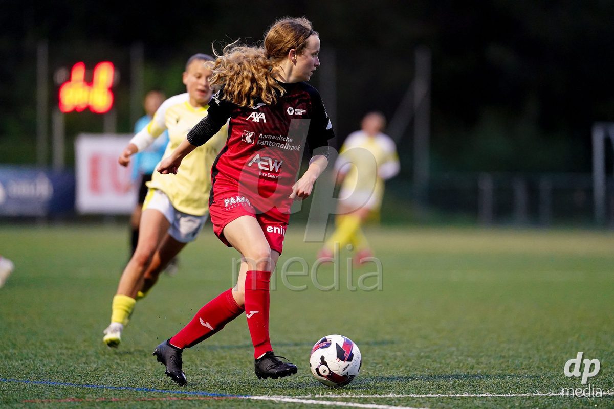 AARAU, SWITZERLAND - OCTOBER 17: Rica Keilitz of FC Aarau Frauen controls the ball during the AXA Women's Super League match between FC Aarau Frauen and FC Basel 1893 at Sportanlage Schachen on October 17, 2026 in Aarau, Switzerland.