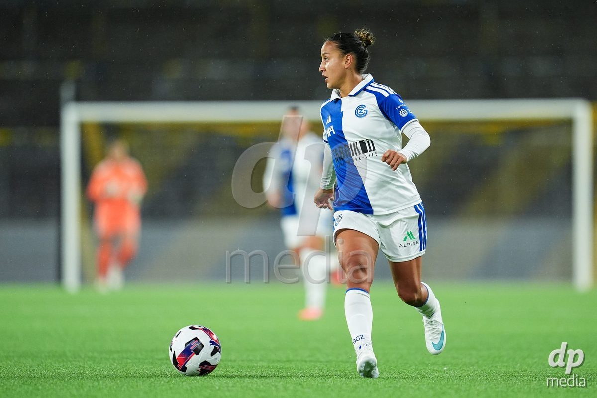 BERN, SWITZERLAND - OCTOBER 17: Dalila Belen Ippolito of GC Frauenfussball controls the ball during the AXA Women's Super League match between BSC YB Frauen and GC Frauenfussball at Wankdorf Stadion on October 17, 2026 in Bern, Switzerland.