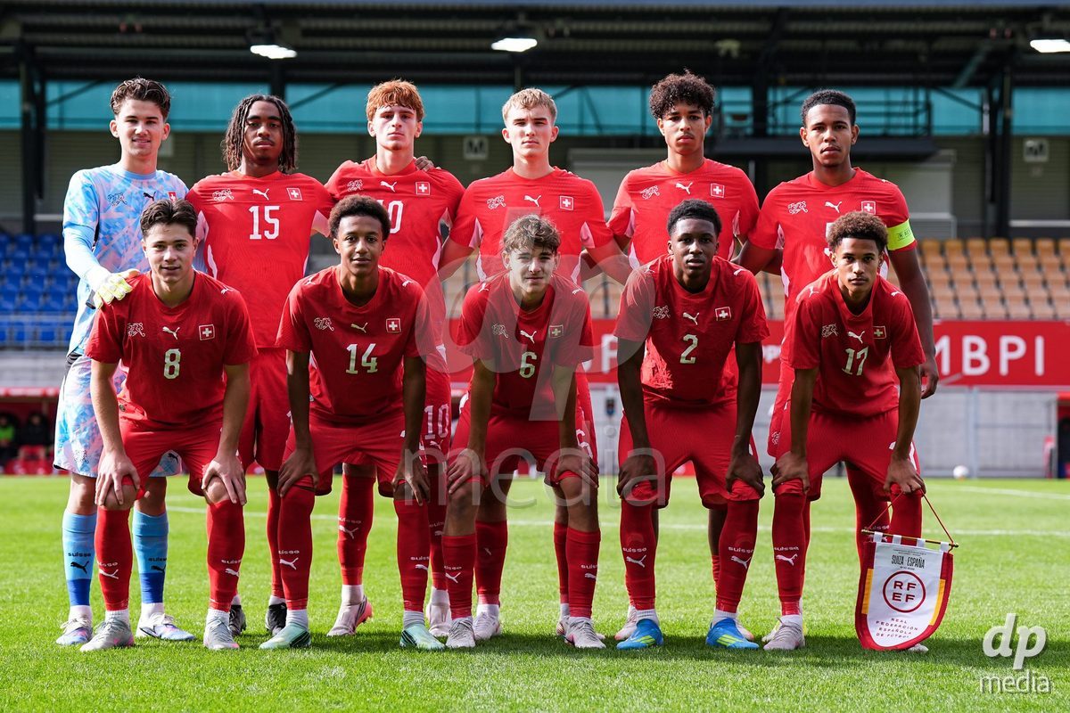 VADUZ, LIECHTENSTEIN - OCTOBER 18: Players of Switzerland pose for a teamphoto prior to the UEFA European Under-17 Qualifier match between Switzerland and Spain at Rheinpark Stadion on October 18, 2026 in Vaduz, Liechtenstein.