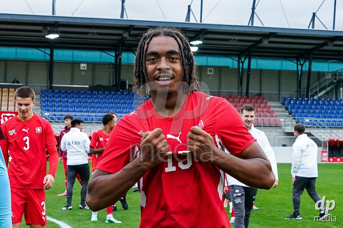 VADUZ, LIECHTENSTEIN - OCTOBER 18: Leon White of Switzerland celebrates the victory after during the UEFA European Under-17 Qualifier match between Switzerland and Spain at Rheinpark Stadion on October 18, 2026 in Vaduz, Liechtenstein.