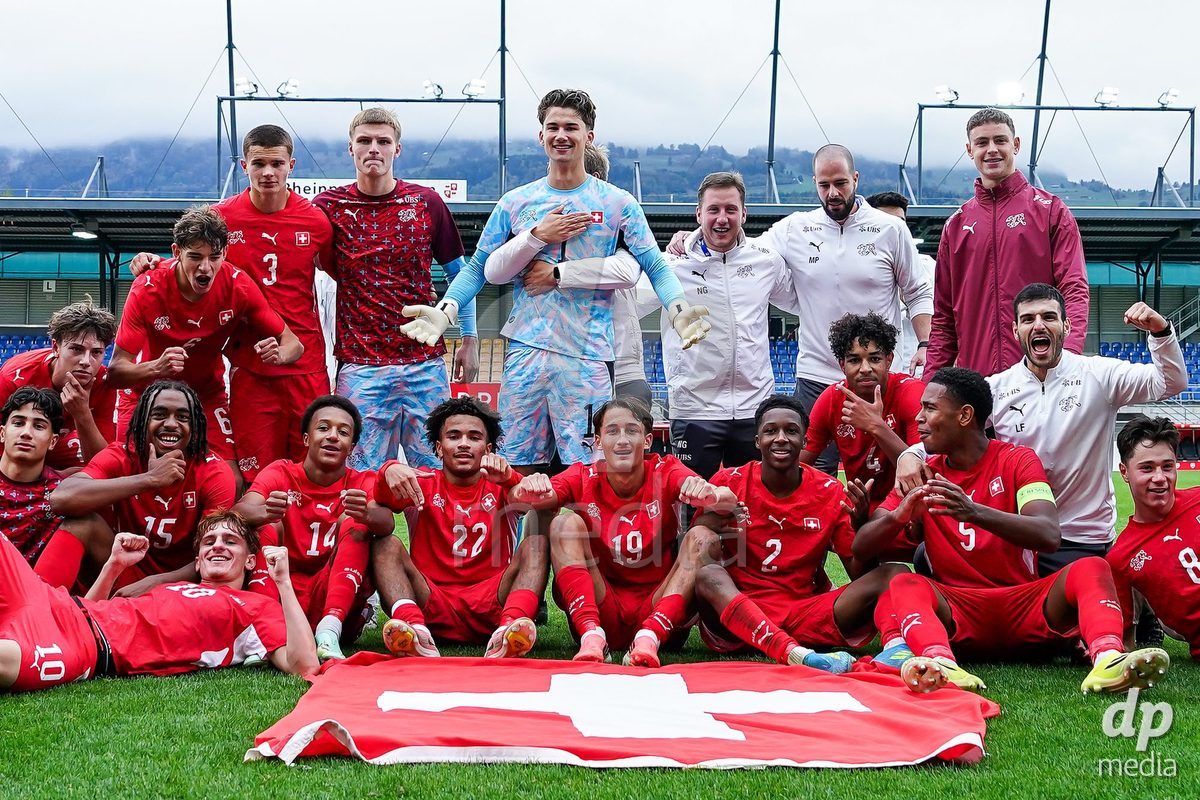 VADUZ, LIECHTENSTEIN - OCTOBER 18: Players of Switzerland celebrate the victory and entry into the nexxt round after the UEFA European Under-17 Qualifier match between Switzerland and Spain at Rheinpark Stadion on October 18, 2026 in Vaduz, Liechtenstein.