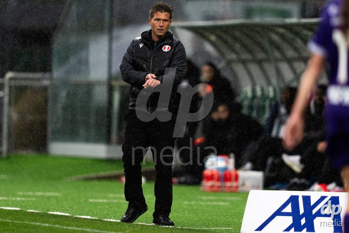 YVERDON-LES-BAINS, SWITZERLAND - OCTOBER 18: FC Rapperswil-Jona head-coach Gerold Bisig during the AXA Women's Super League match between FC Yverdon Women and FC Rapperswil-Jona at Stade Municipal on October 18, 2026 in Yverdon-les-Bains, Switzerland.