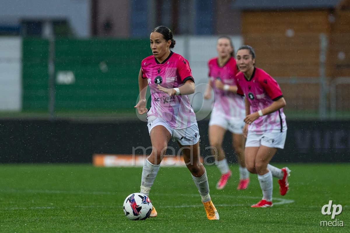 YVERDON-LES-BAINS, SWITZERLAND - OCTOBER 18: Elise Marie Boccali of Yverdon Sport Women runs with the ball during the AXA Women's Super League match between FC Yverdon Women and FC Rapperswil-Jona at Stade Municipal on October 18, 2026 in Yverdon-les-Bains, Switzerland.