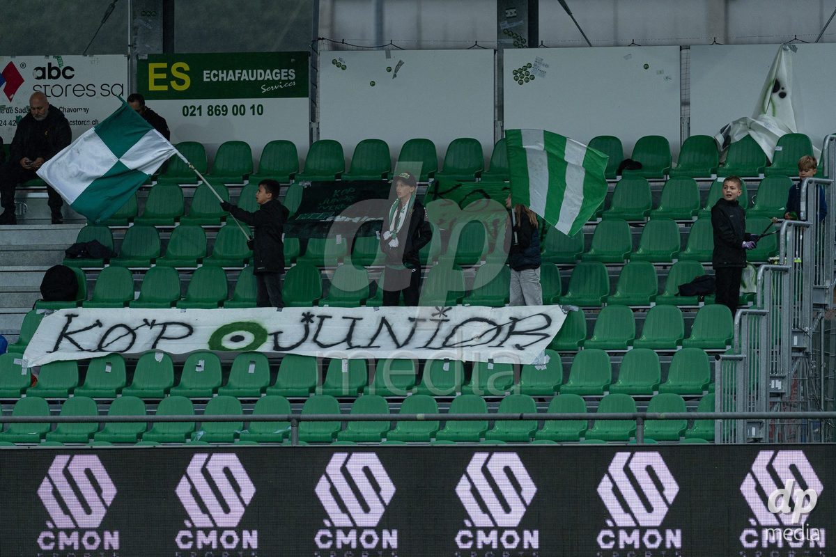 YVERDON-LES-BAINS, SWITZERLAND - OCTOBER 18: Yverdon Sport Women's fans during the AXA Women's Super League match between FC Yverdon Women and FC Rapperswil-Jona at Stade Municipal on October 18, 2026 in Yverdon-les-Bains, Switzerland.