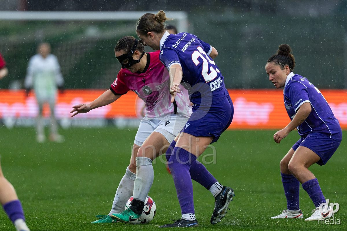 YVERDON-LES-BAINS, SWITZERLAND - OCTOBER 18: Chloé Warpelin of Yverdon Sport Women battles for the ball during the AXA Women's Super League match between FC Yverdon Women and FC Rapperswil-Jona at Stade Municipal on October 18, 2026 in Yverdon-les-Bains, Switzerland.